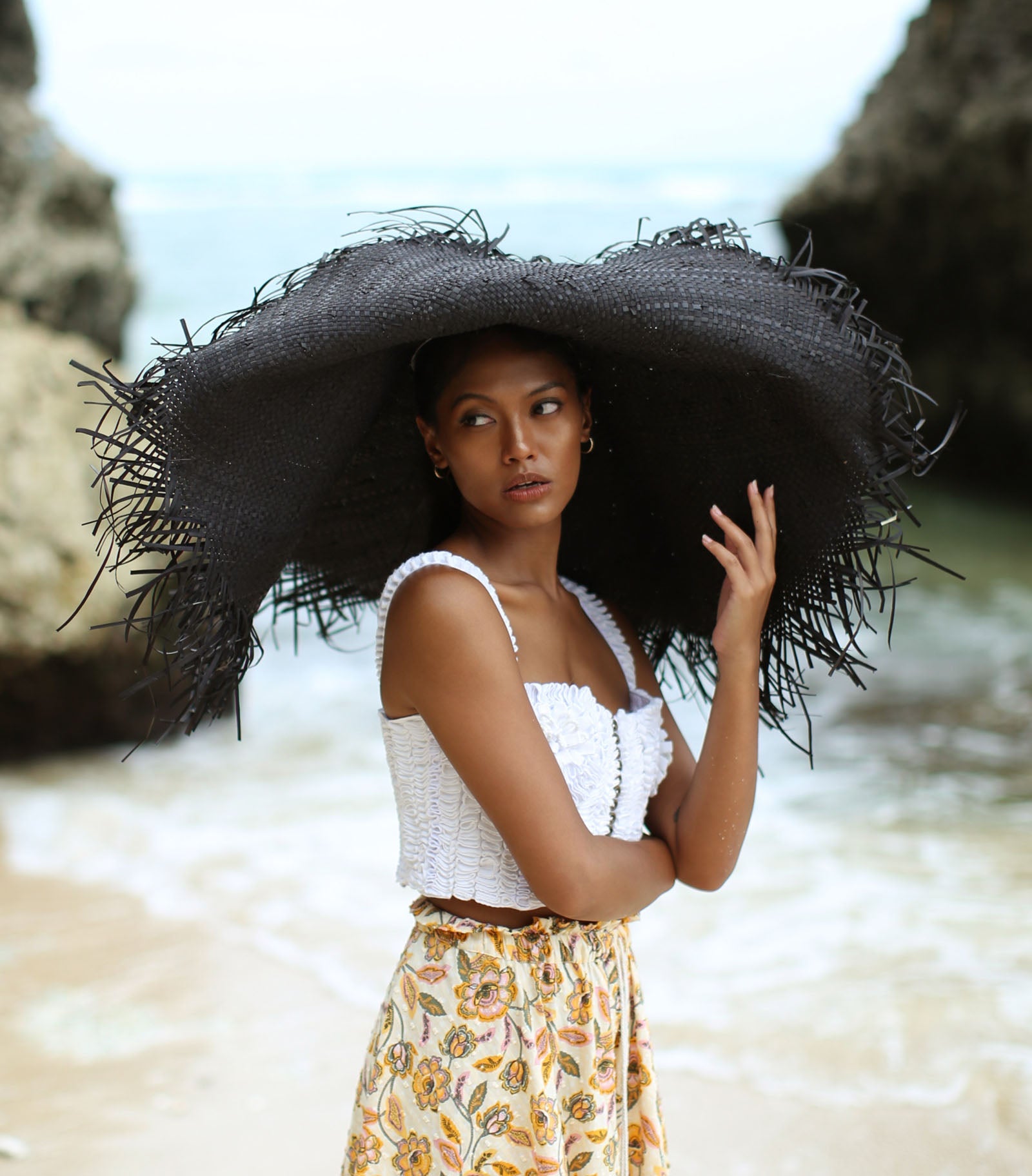 AMORA Oversized Woven Straw Hat in Black