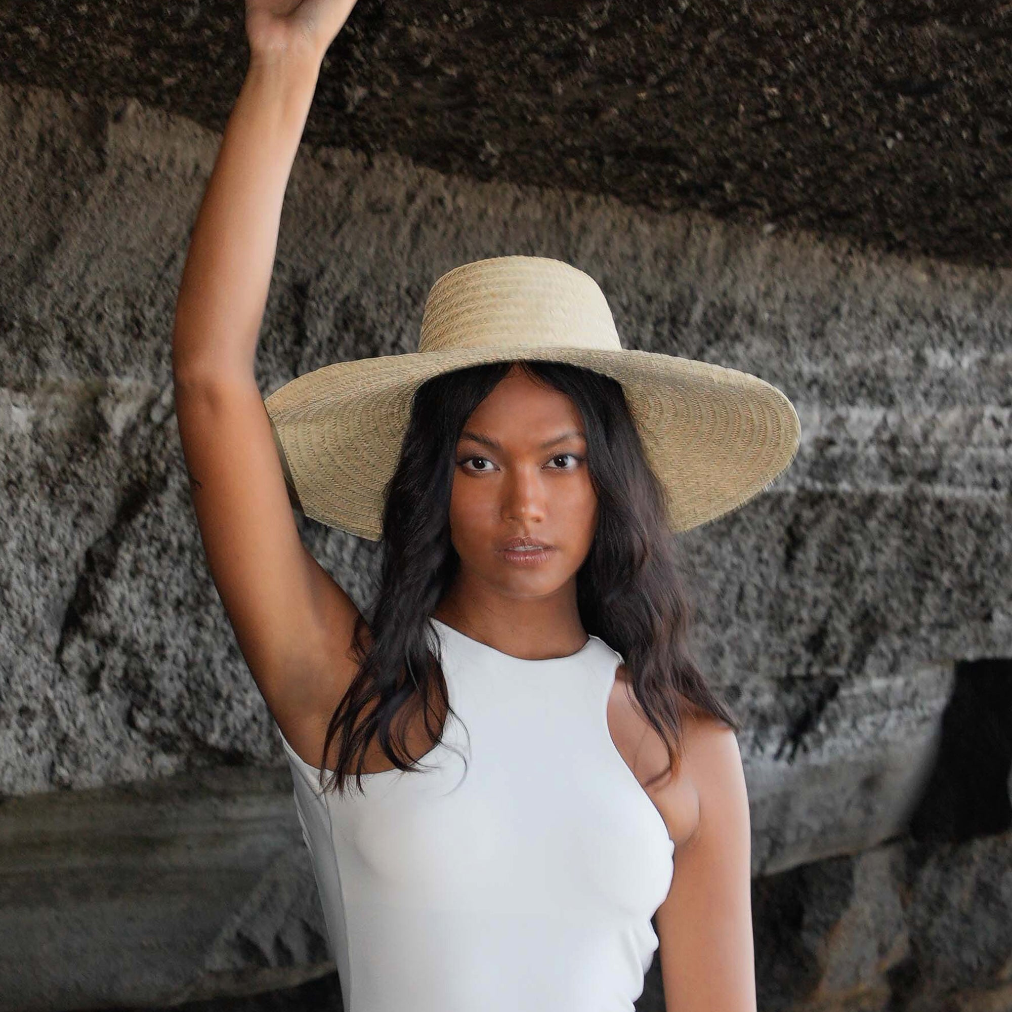 RIANNA Palm Straw Hats in Natural Beige